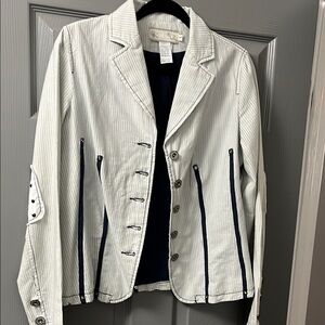 Cream Blazer with Notched Lapel and Tailored Fit